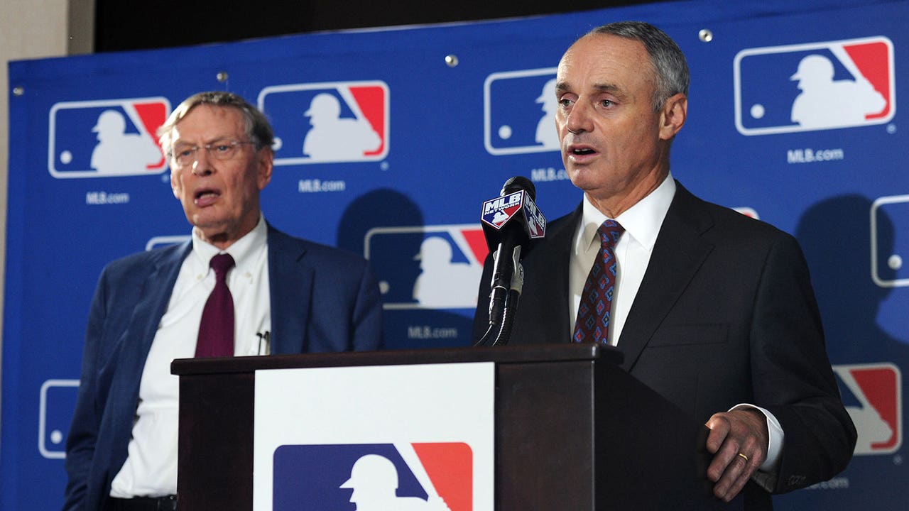 Manfred given 5-year term as baseball commissioner